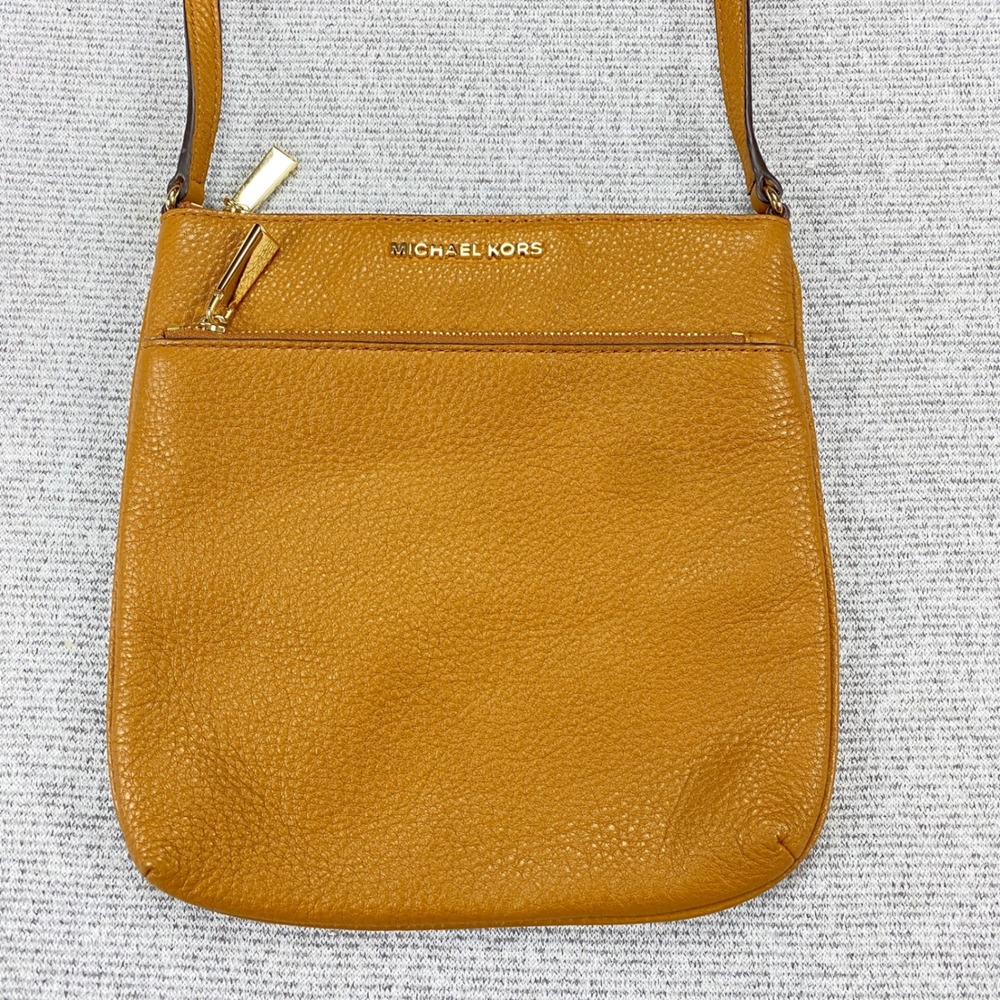 Michael Kors Pebbled Leather Crossbody Bag Yellow Gold Zip Front Pocket - Picture 2 of 14